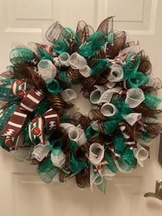 Game-day wreath for doors and tailgates